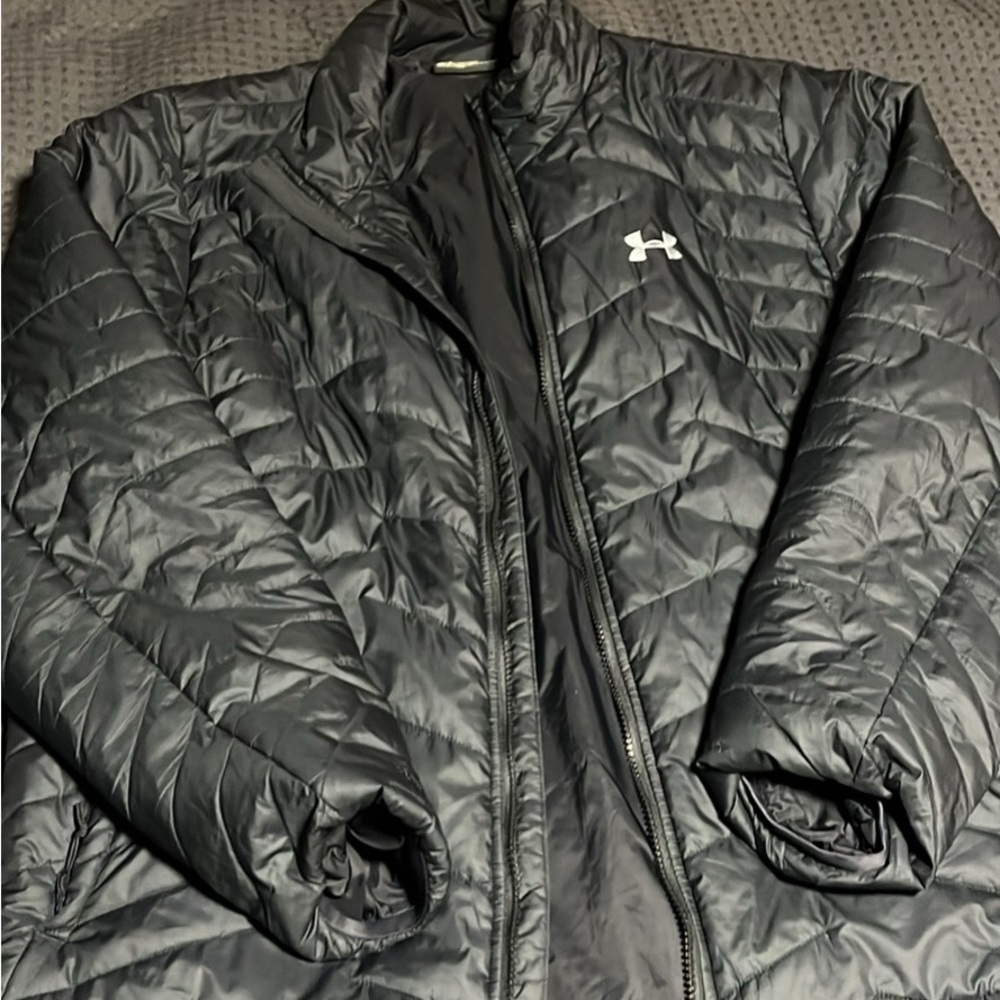 Under Armour Black Puffer Jacket Lightweight Quilted Design